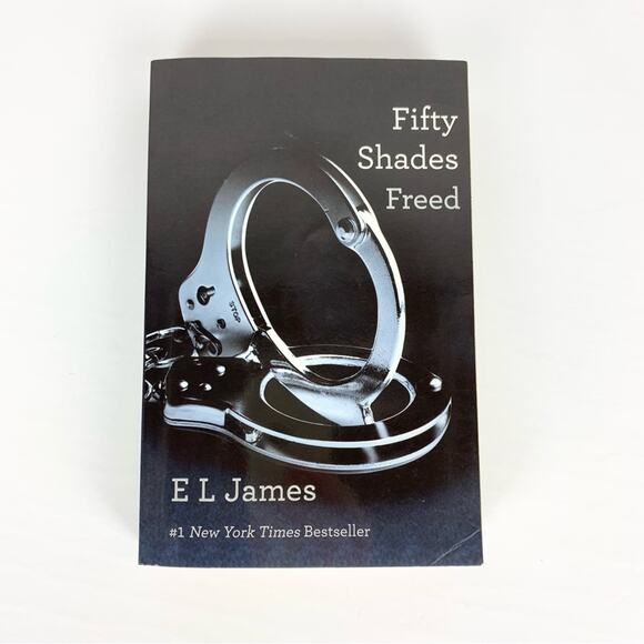 Fifty Shades Freed E.L. James 3rd Book in the Trilogy Romance Vintage Books 2011 - Picture 1 of 9